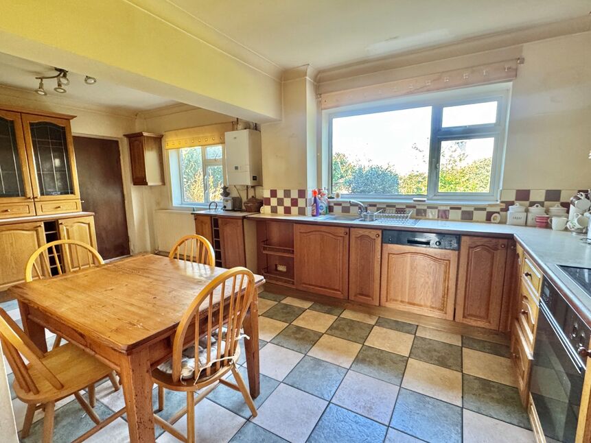Kitchen / Breakfast Room