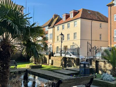 The Bayle, 1 bedroom  Flat for sale, £190,000
