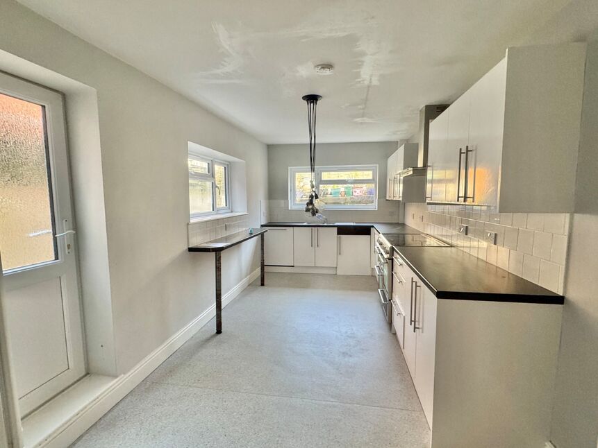 Kitchen / Breakfast Room