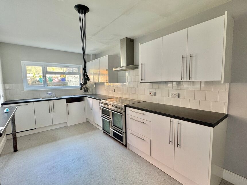 Kitchen / Breakfast Room