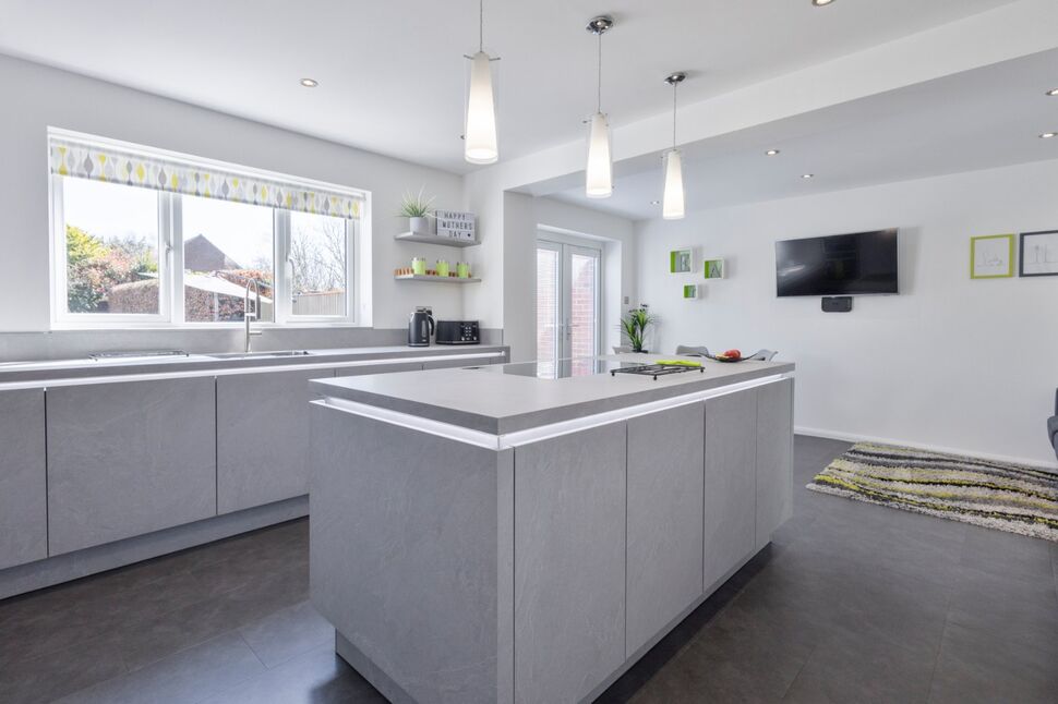 Kitchen / Breakfast Room