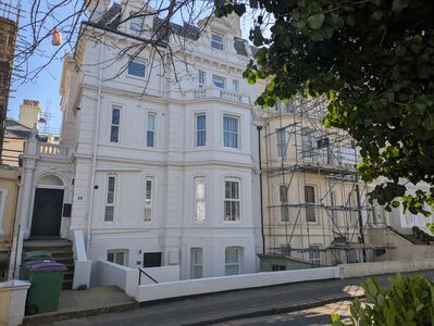 Augusta Gardens, 3 bedroom  Flat to rent, £1,300 pcm