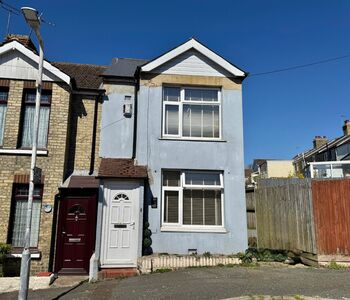 2 bedroom End Terrace House for sale