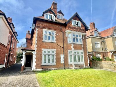 Earls Avenue, 2 bedroom  Flat for sale, £265,000