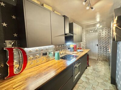 Guildhall Street, 1 bedroom  Flat for sale, £150,000