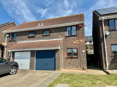 The Close, 3 bedroom Semi Detached House for sale, £300,000