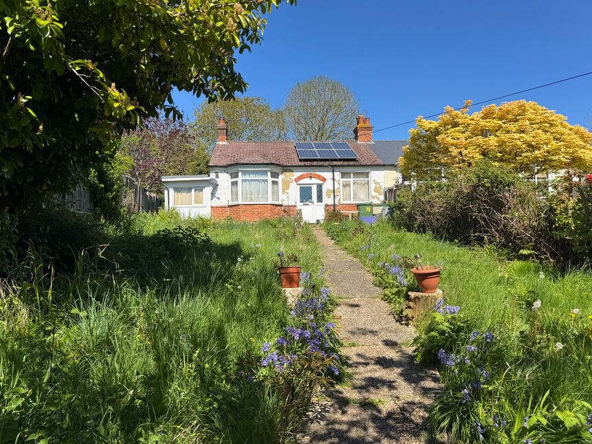 Main image of 3 bedroom End Terrace Bungalow for sale, Horn Street, Hythe, Kent, CT21