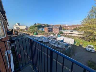 2 bedroom  Flat to rent
