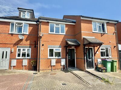 2 bedroom Mid Terrace House for sale