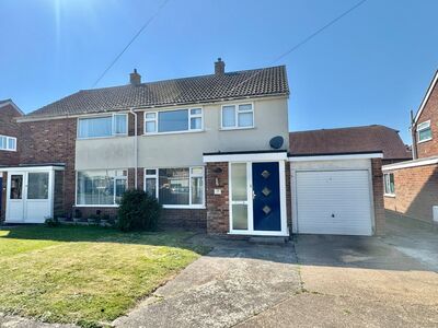 Firs Close, 3 bedroom Semi Detached House for sale, £365,000