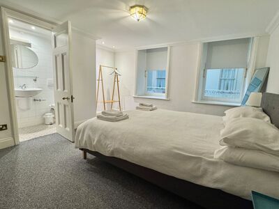3 bedroom  Flat for sale