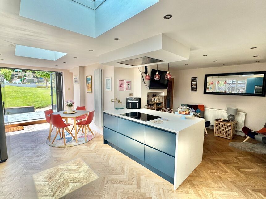 Kitchen / Breakfast Room