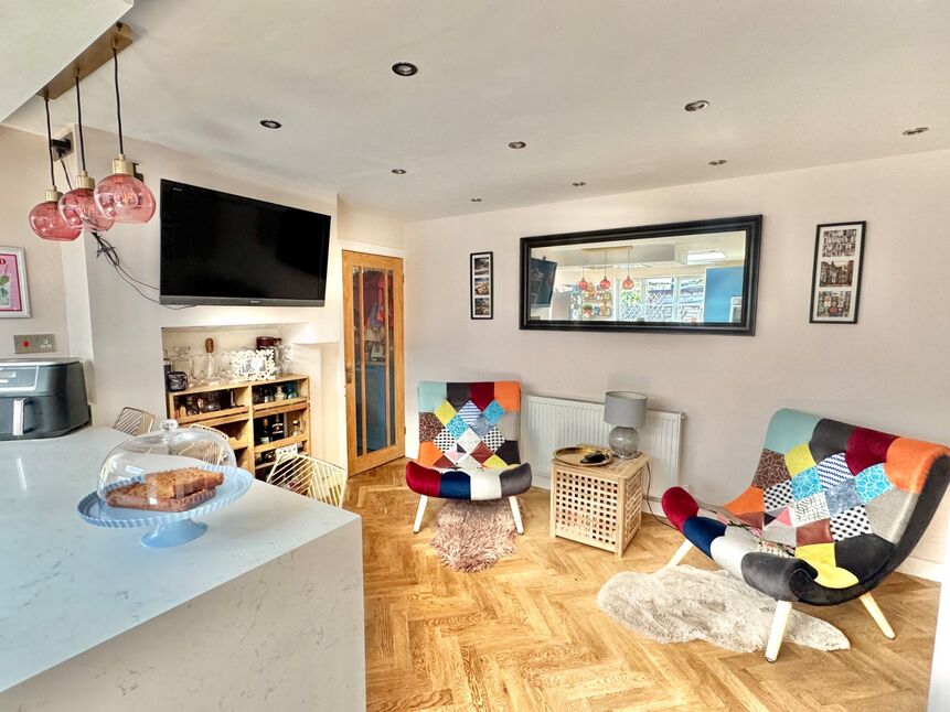 Kitchen / Breakfast Room