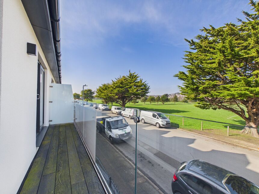 Main image of 2 bedroom Flat for sale, South Road, Hythe, Kent, CT21