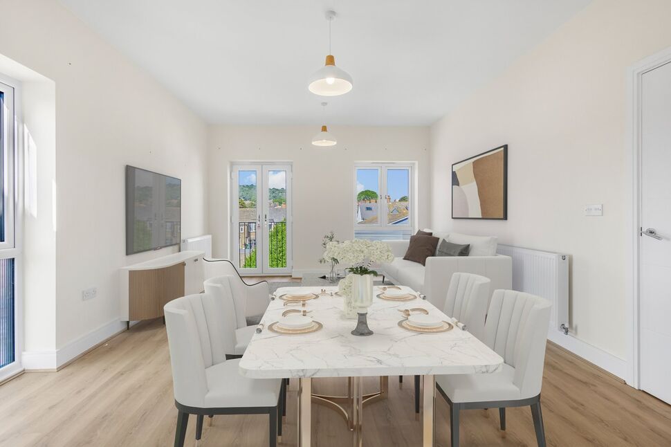 Open Plan Living Room / Kitchen