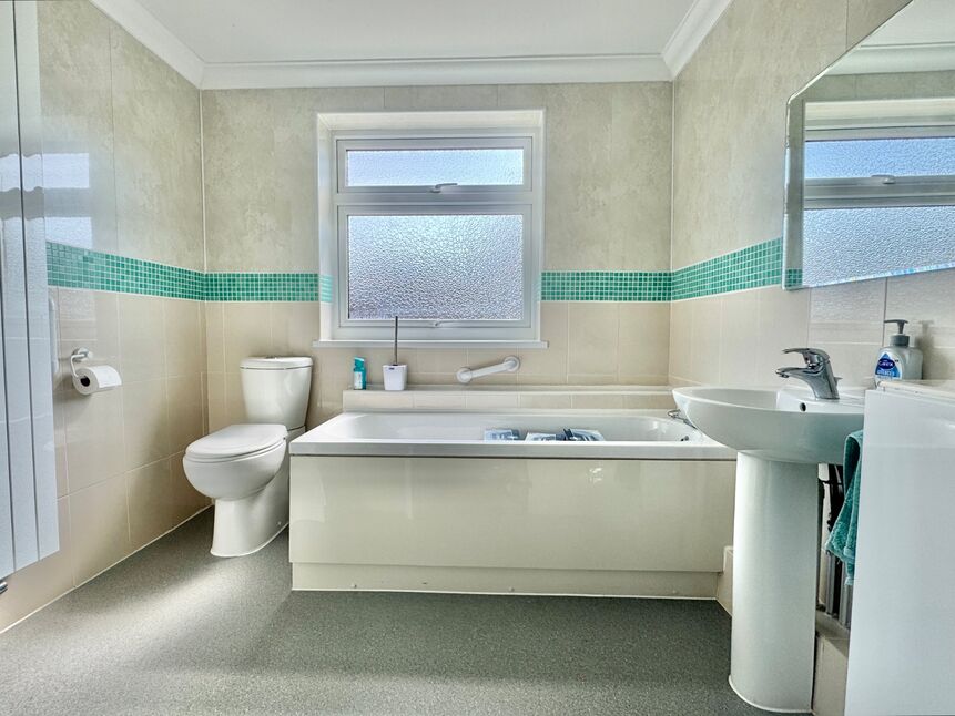 En-Suite Bathroom