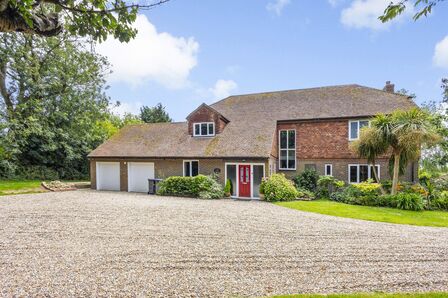 Crooks Court Lane, 4 bedroom Detached House for sale, £1,250,000