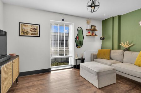 2 bedroom  Flat for sale