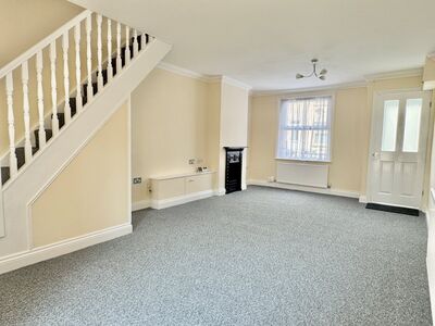 3 bedroom Mid Terrace House for sale