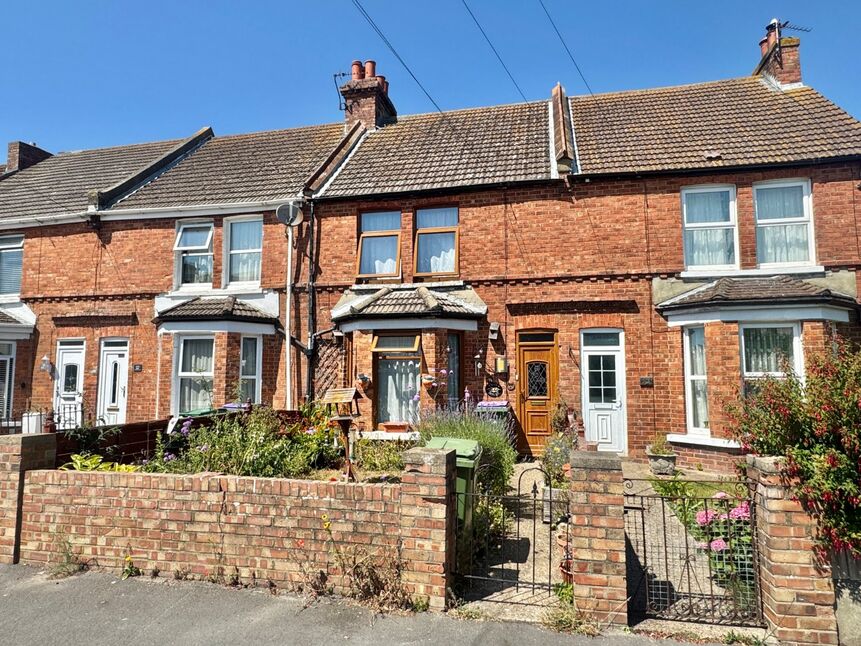 2 bedroom Mid Terrace House for sale