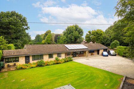 5 bedroom Detached Bungalow for sale