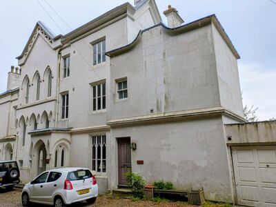 Undercliff, 1 bedroom  Flat to rent, £1,100 pcm