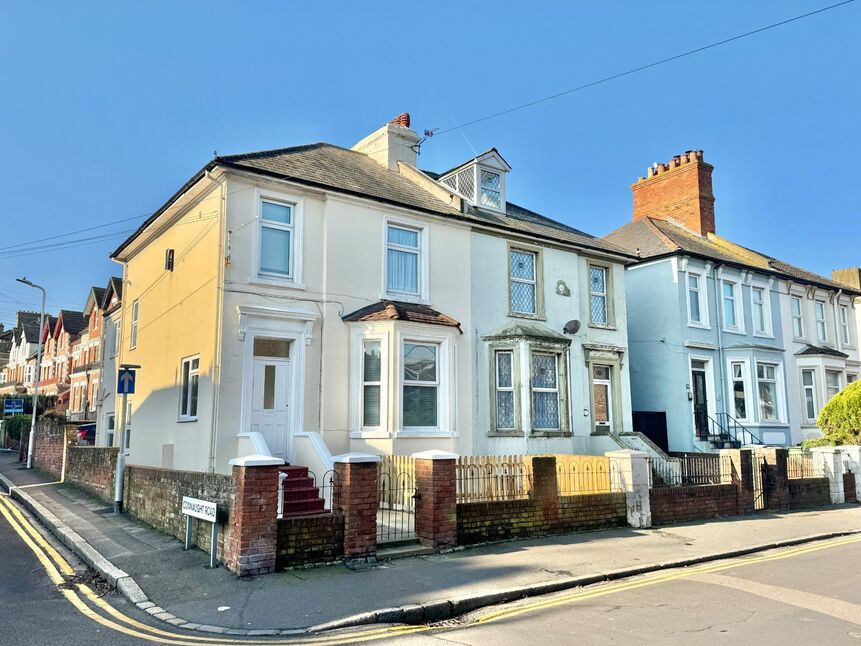 Main image of 1 bedroom  Flat to rent, Guildhall Street, Folkestone, Kent, CT20