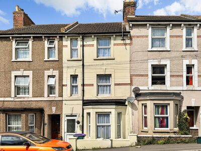 Black Bull Road, 4 bedroom Mid Terrace House for sale, £239,995