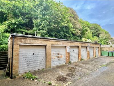  Garage for sale