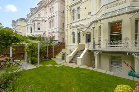 2 bedroom  Flat for sale