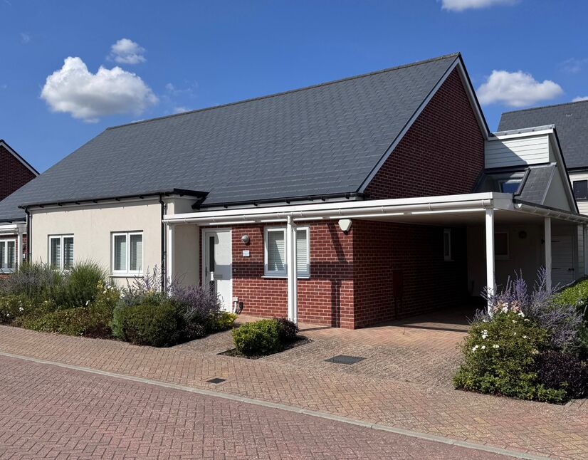 2 bedroom Semi Detached Bungalow for sale