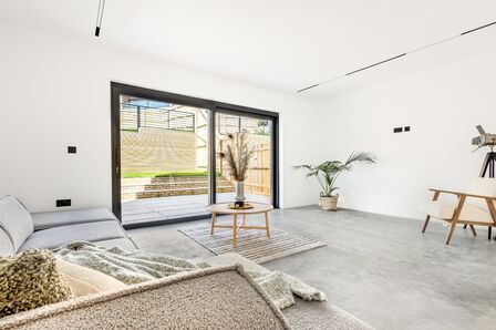 High Ridge, 3 bedroom Detached House for sale, £795,000