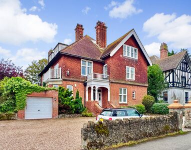 2 bedroom  Flat for sale