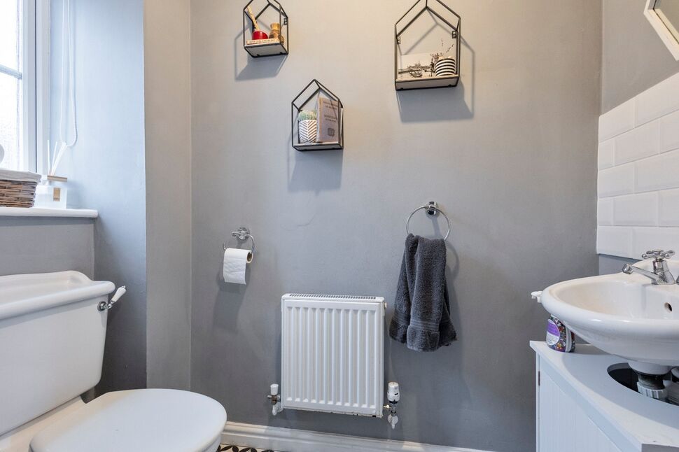 Cloakroom / WC