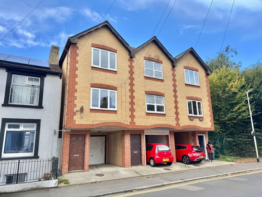 Main image of 2 bedroom End Terrace House for sale, Guildhall Street, Folkestone, Kent, CT20