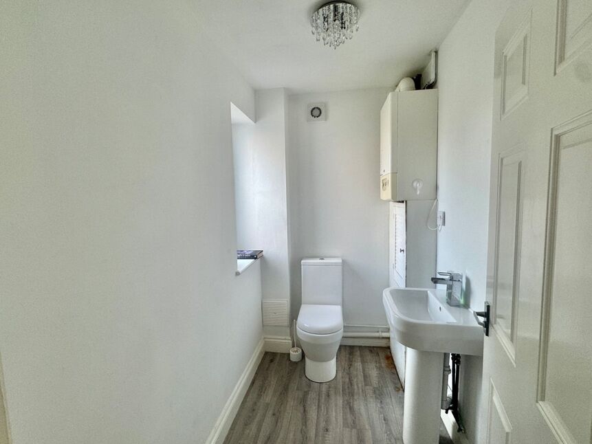 Cloakroom / WC