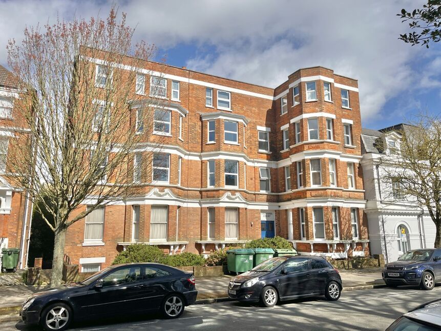 Main image of 1 bedroom  Flat for sale, Bouverie Road West, Folkestone, Kent, CT20