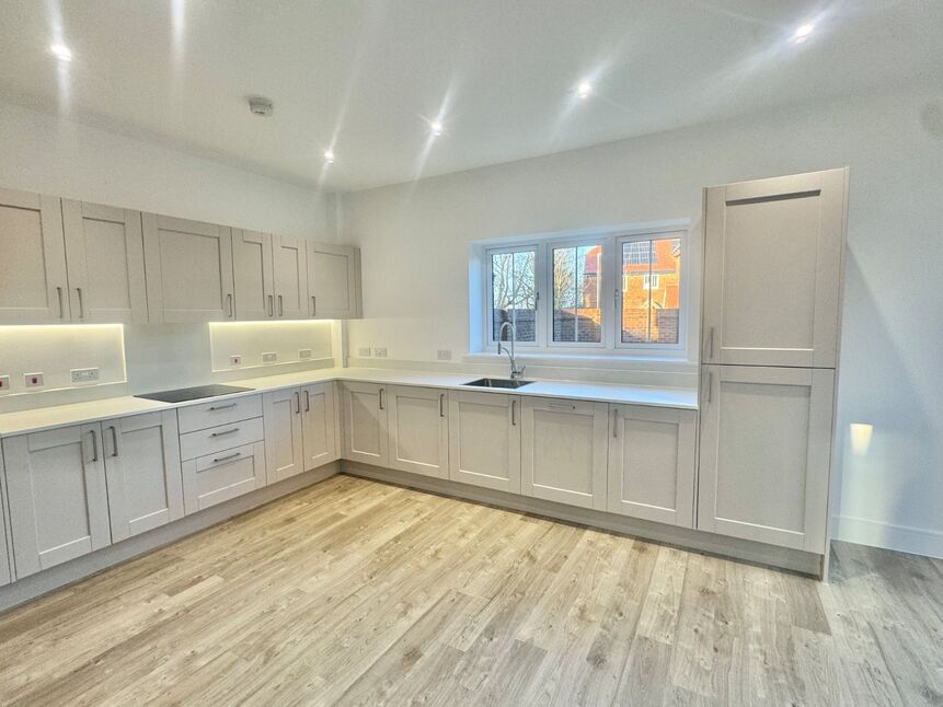 Kitchen / Dining Area