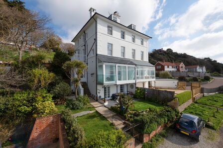 Vicarage Road, 2 bedroom  Flat for sale, £595,000