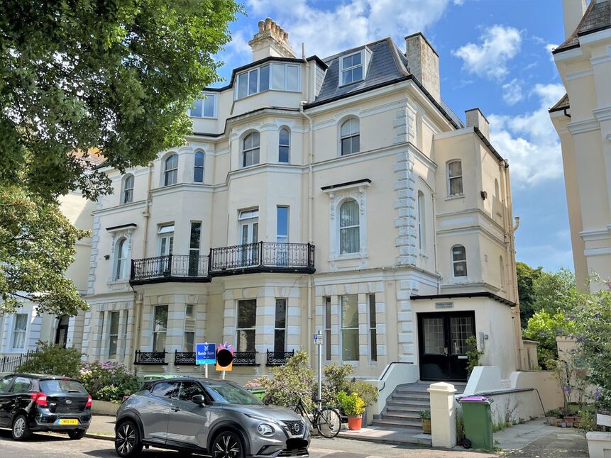 Main image of 2 bedroom  Flat for sale, Trinity Crescent, Folkestone, Kent, CT20