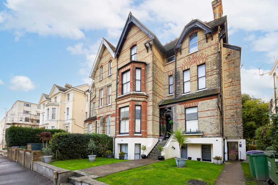 2 bedroom  Flat for sale