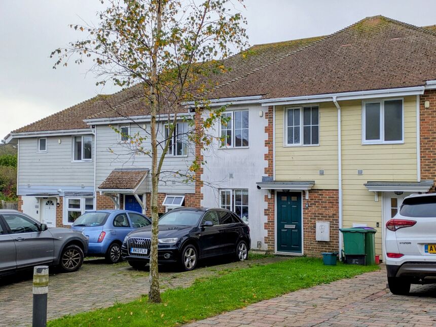 Main image of 3 bedroom Mid Terrace House to rent, Paddock Close, Folkestone, Kent, CT20