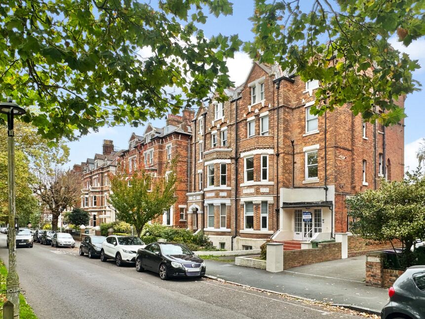 Main image of 2 bedroom Flat for sale, Castle Hill Avenue, Folkestone, Kent, CT20