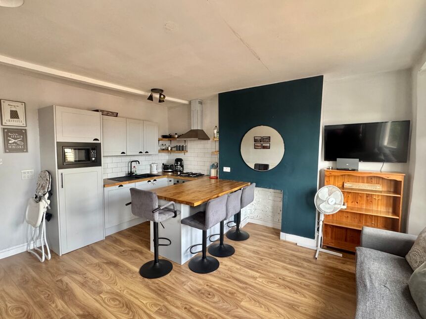 Open Plan Living Room / Kitchen