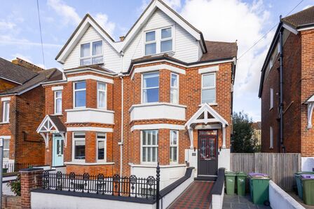 5 bedroom Semi Detached House for sale