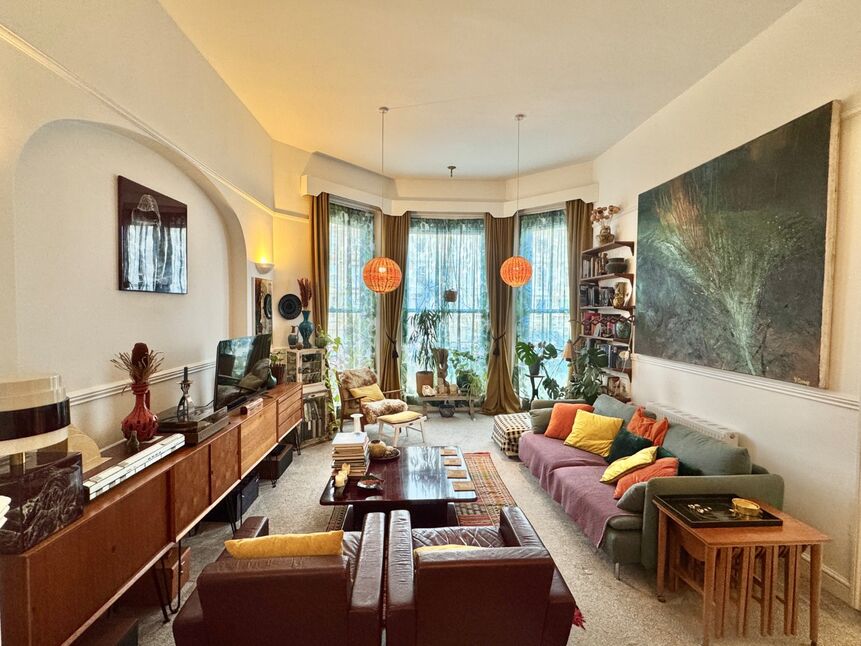 Lounge / Dining Room