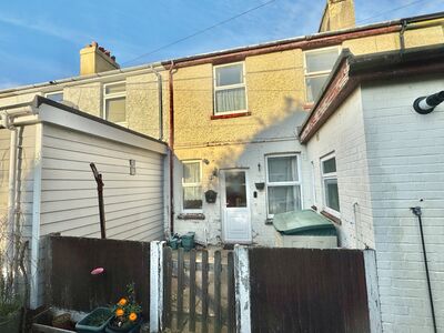 Westfield Lane, 3 bedroom Mid Terrace House for sale, £299,995