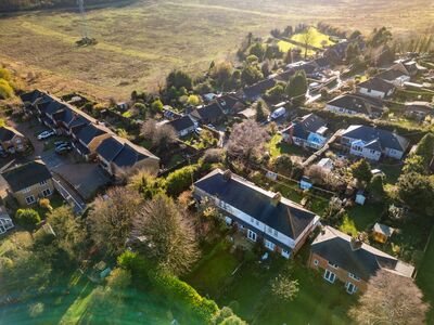 3 bedroom Mid Terrace House for sale