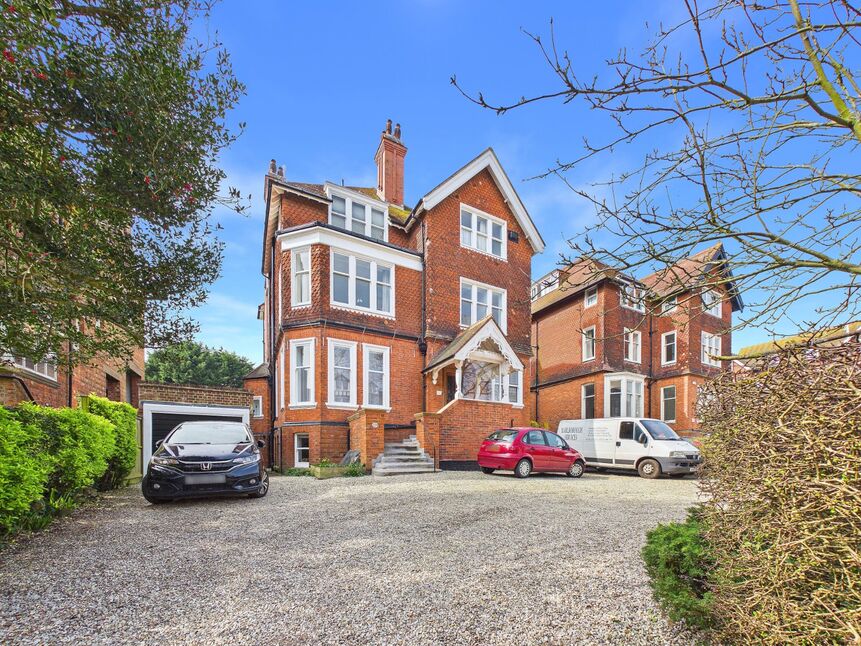 Main image of 2 bedroom Flat for sale, Earls Avenue, Folkestone, Kent, CT20