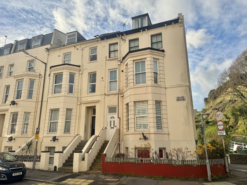 Main image of 1 bedroom  Flat for sale, Marine Terrace, Folkestone, Kent, CT20